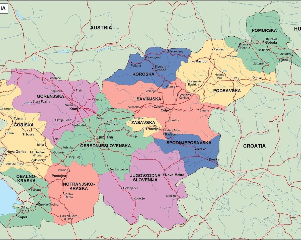 Mapa d'Eslovènia política